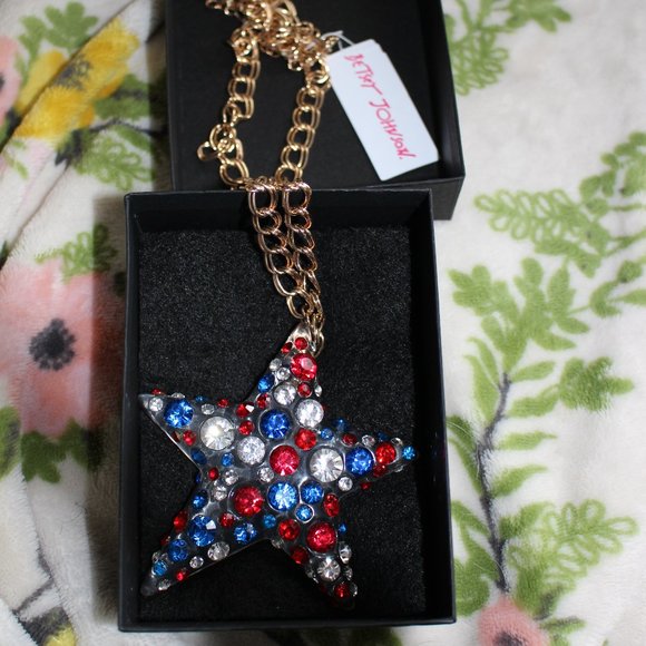 NWT Betsey Johnson Patriotic Pendant Necklace  Red White & Blue Star Faux Jewels - Picture 1 of 8